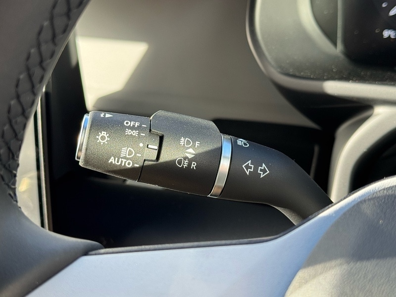 Used Land Rover Defender 90 2025 for sale - 76896500: Photo 30