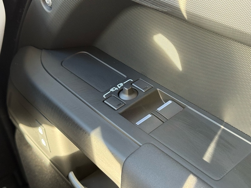 Used Land Rover Defender 90 2025 for sale - 76896500: Photo 33