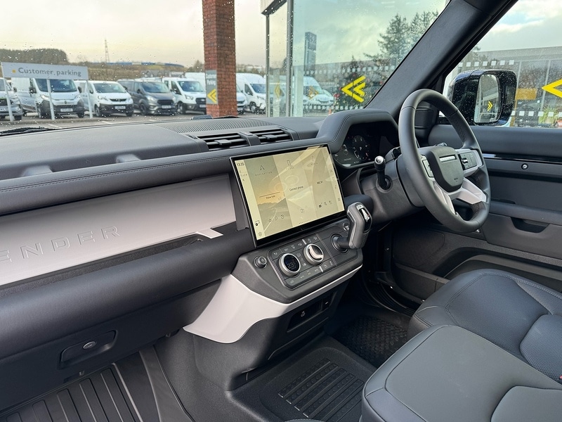 Used Land Rover Defender 90 2025 for sale - 76896500: Photo 41