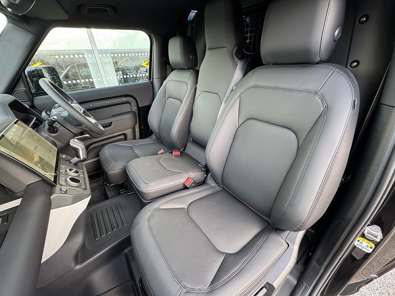 Used Land Rover Defender 90 2025 for sale - 76896500: Photo 43