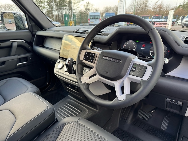 Used Land Rover Defender 90 2025 for sale - 76896500: Photo 6