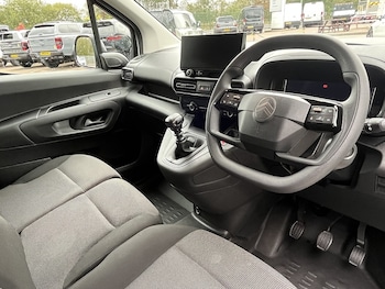 Used Citroen Berlingo 2024 for sale - 76193902: Photo 2