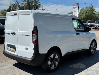 Used Ford Transit Courier 2025 for sale - 78734395: Photo