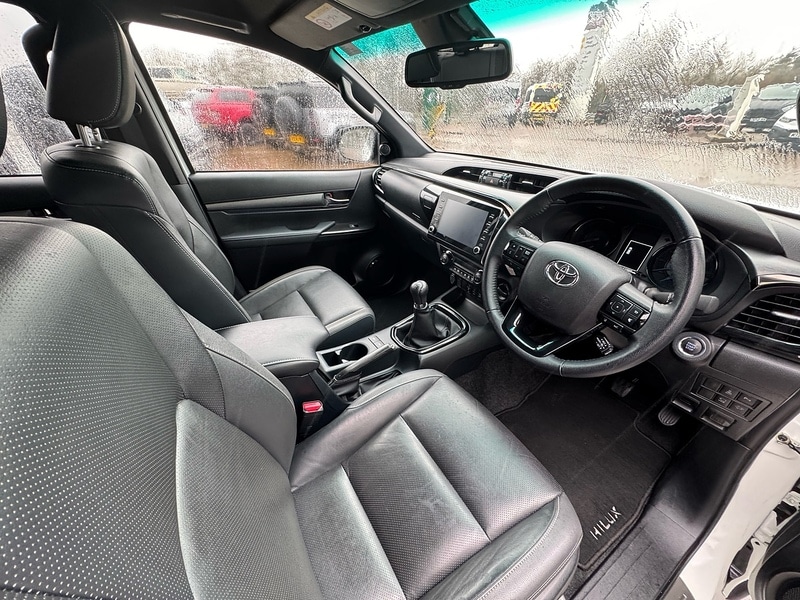 Used Toyota Hilux 2023 for sale - 77447049: Photo 11