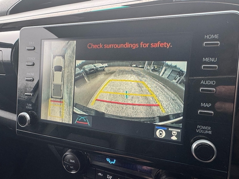 Used Toyota Hilux 2023 for sale - 77447049: Photo 13