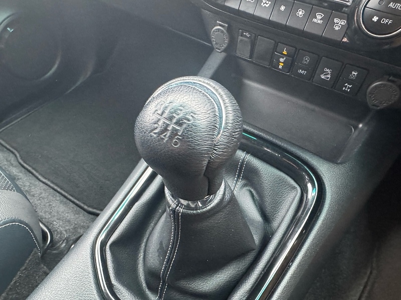 Used Toyota Hilux 2023 for sale - 77447049: Photo 23