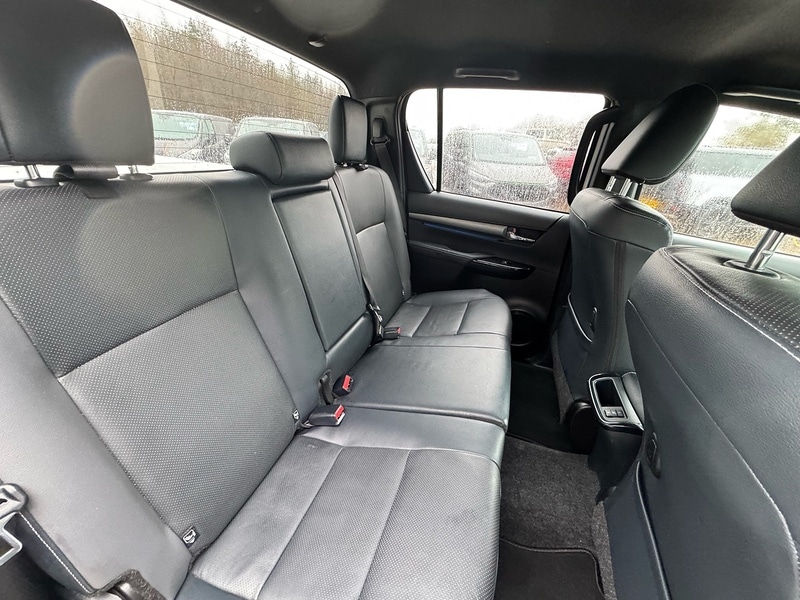 Used Toyota Hilux 2023 for sale - 77447049: Photo 24
