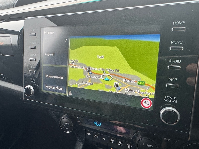 Used Toyota Hilux 2023 for sale - 77447049: Photo 25