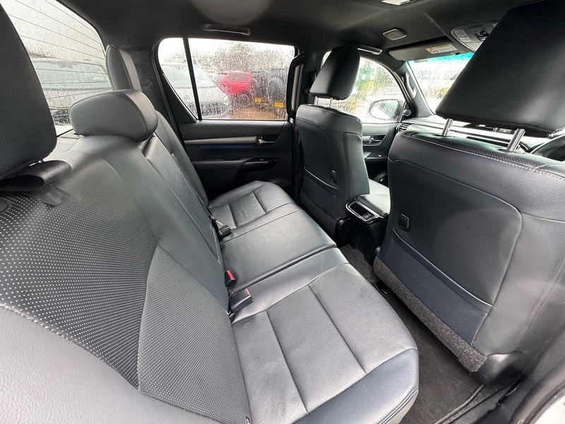 Used Toyota Hilux 2023 for sale - 77447049: Photo 26