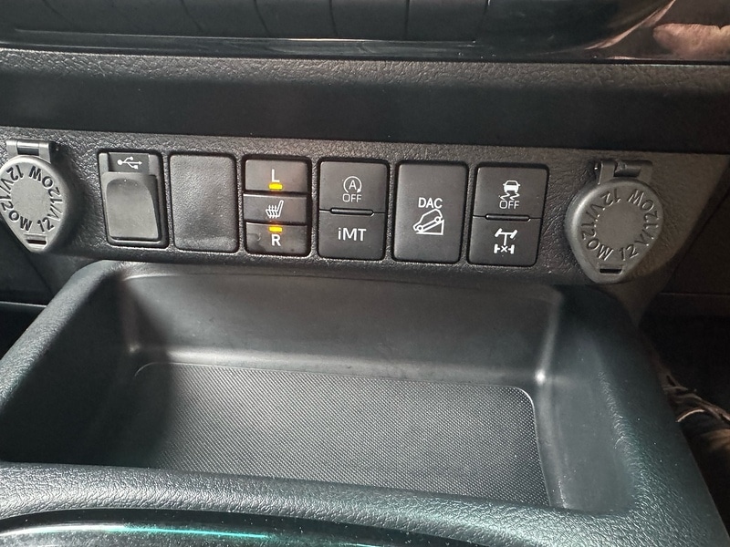 Used Toyota Hilux 2023 for sale - 77447049: Photo 32