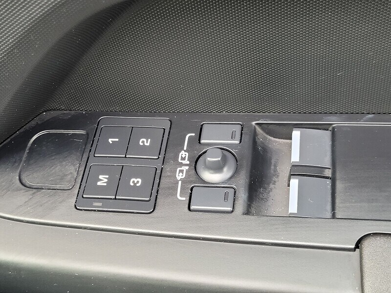 Used Land Rover Defender 2025 for sale - 77681345: Photo 28