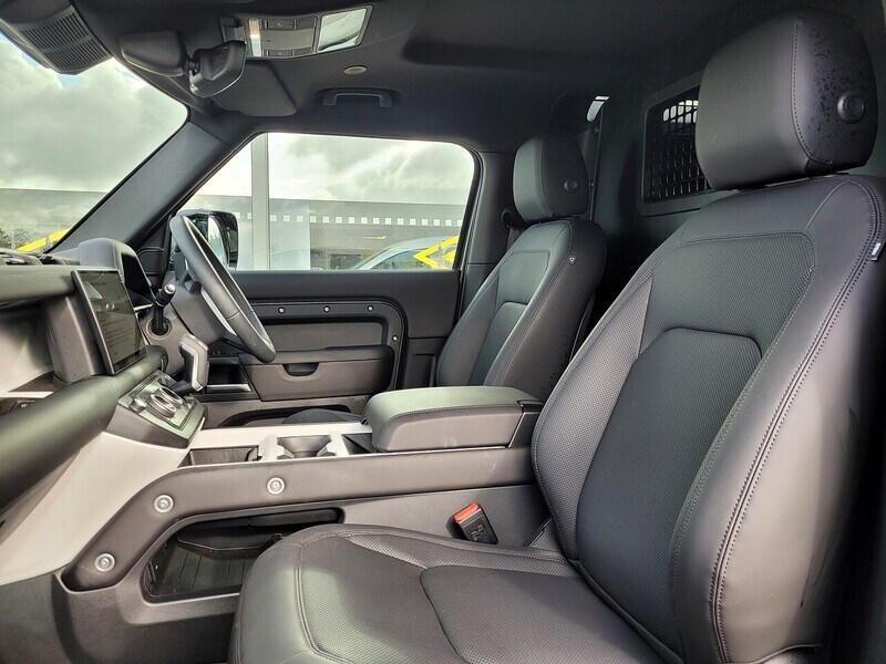 Used Land Rover Defender 2025 for sale - 77681345: Photo 40