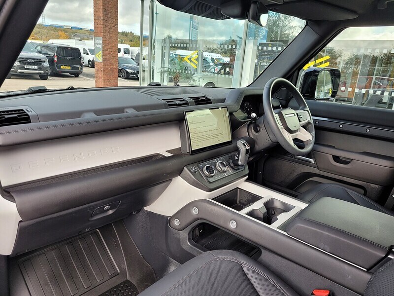 Used Land Rover Defender 2025 for sale - 77681345: Photo 41