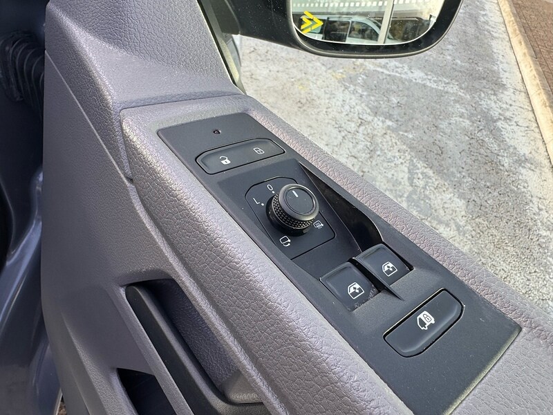 Used Volkswagen Transporter 2024 for sale - 76626868: Photo 35