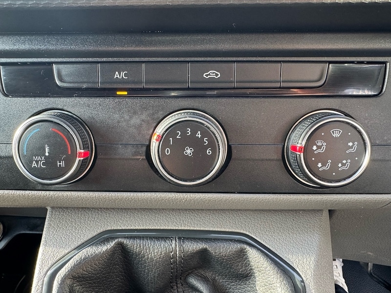 Used Volkswagen Transporter 2024 for sale - 76626868: Photo 37