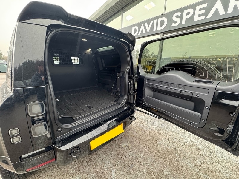 Used Land Rover Defender 2025 for sale - 76973974: Photo 12