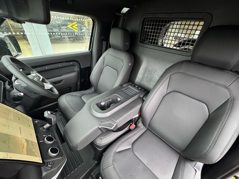 Used Land Rover Defender 2025 for sale - 76973974: Photo 13