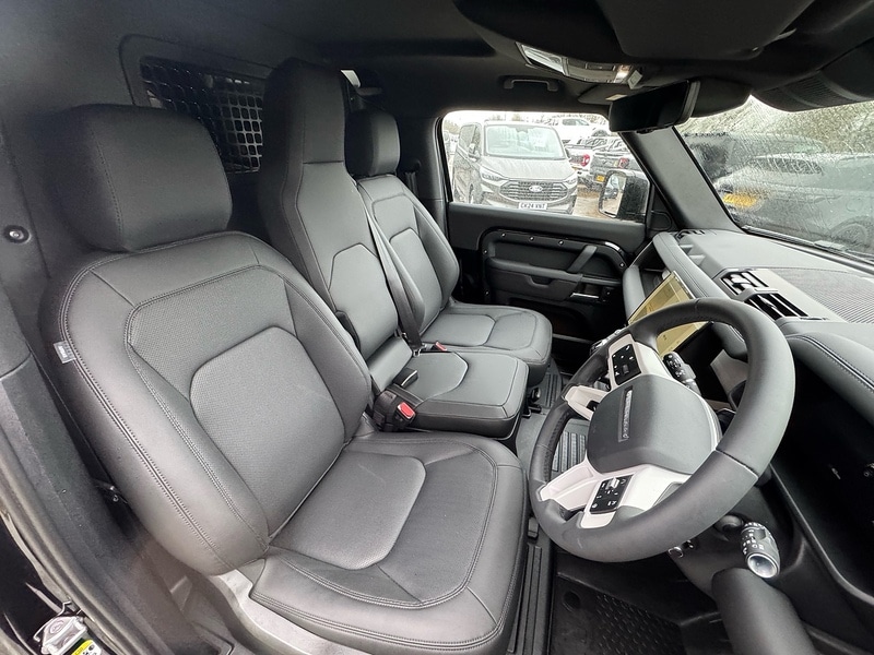 Used Land Rover Defender 2025 for sale - 76973974: Photo 21