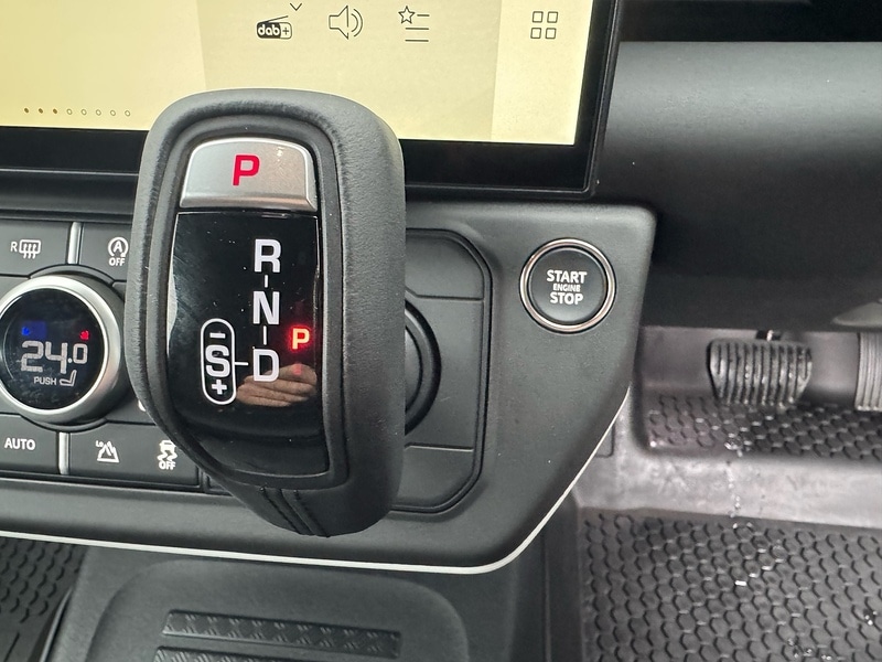 Used Land Rover Defender 2025 for sale - 76973974: Photo 25