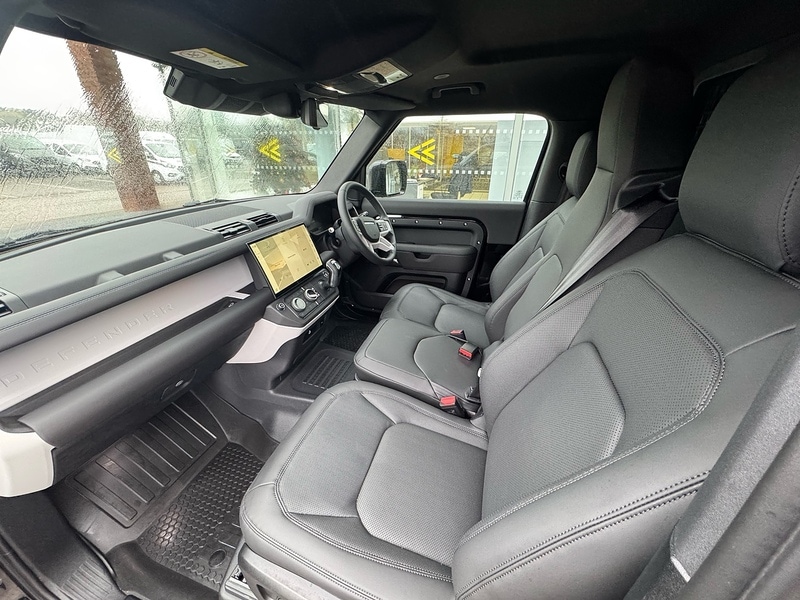 Used Land Rover Defender 2025 for sale - 76973974: Photo 33