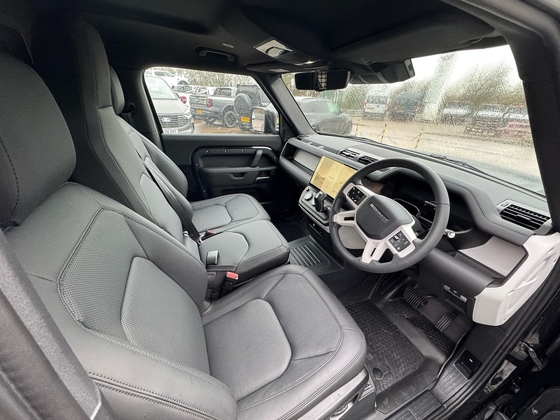 Used Land Rover Defender 2025 for sale - 76973974: Photo 35