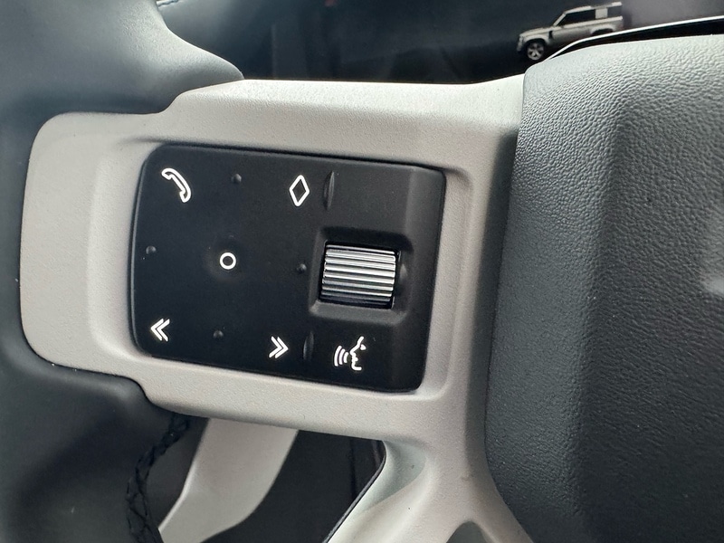 Used Land Rover Defender 2025 for sale - 76973974: Photo 39