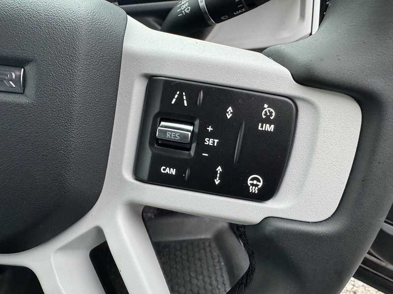 Used Land Rover Defender 2025 for sale - 76973974: Photo 40