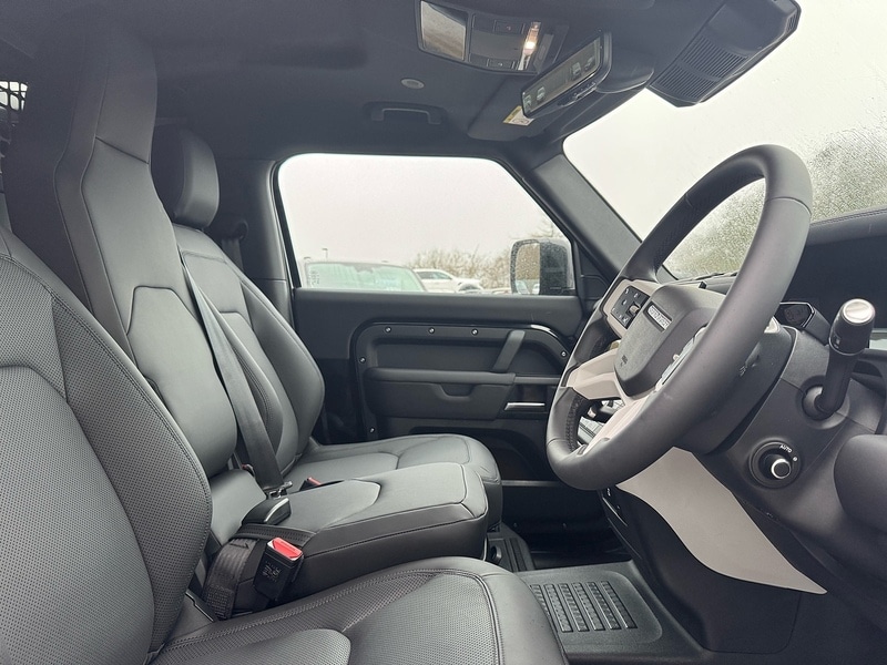 Used Land Rover Defender 2025 for sale - 76973974: Photo 6