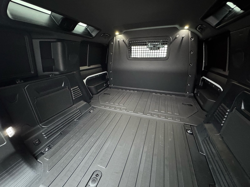 Used Land Rover Defender 110 2025 for sale - 77034298: Photo 10