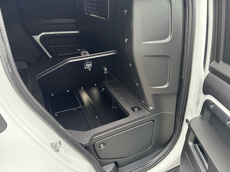 Used Land Rover Defender 110 2025 for sale - 77034298: Photo 15