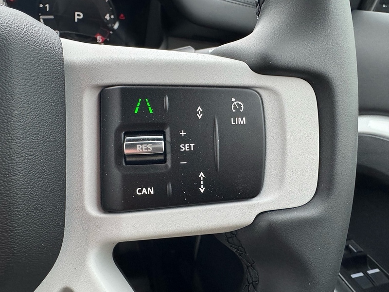 Used Land Rover Defender 110 2025 for sale - 77034298: Photo 20