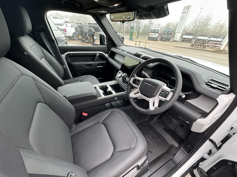 Used Land Rover Defender 110 2025 for sale - 77034298: Photo 22
