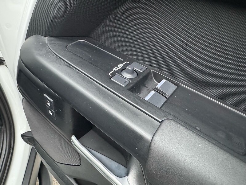 Used Land Rover Defender 110 2025 for sale - 77034298: Photo 26