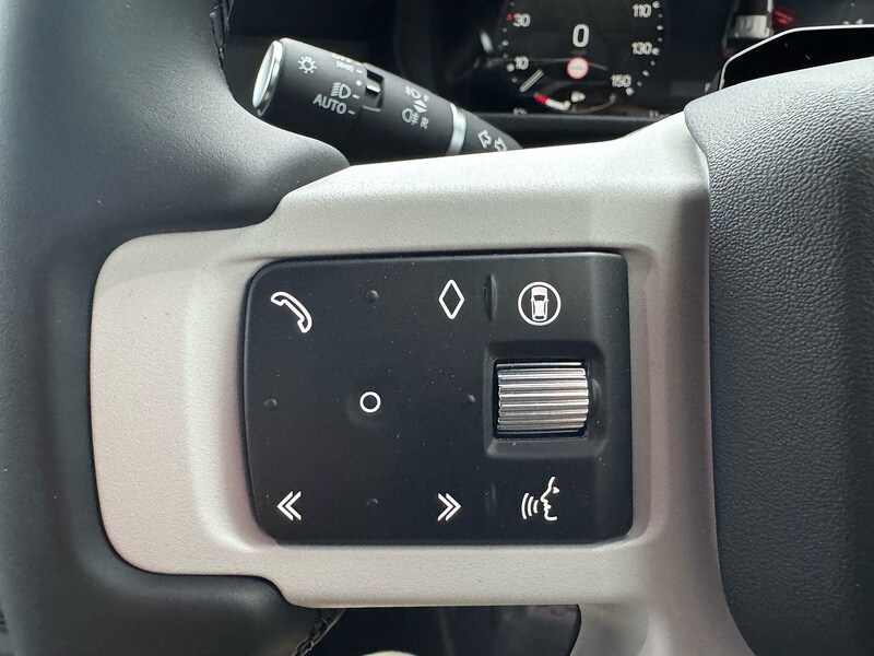 Used Land Rover Defender 110 2025 for sale - 77034298: Photo 31