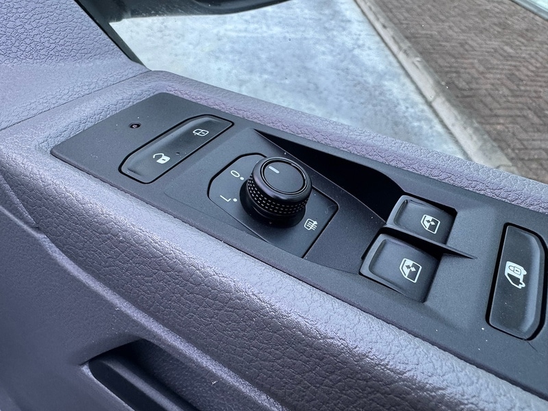 Used Volkswagen Transporter 2021 for sale - 77622033: Photo 33