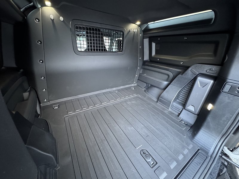 Used Land Rover Defender 90 2026 for sale - 77765952: Photo 14