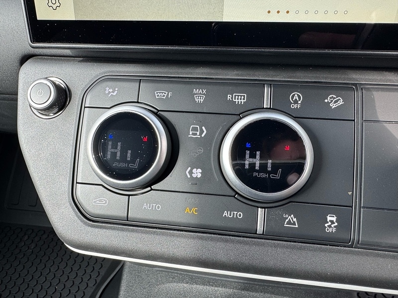 Used Land Rover Defender 90 2026 for sale - 77765952: Photo 17