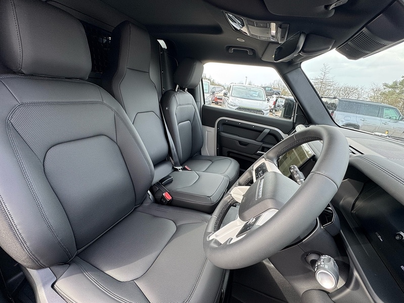 Used Land Rover Defender 90 2026 for sale - 77765952: Photo 21