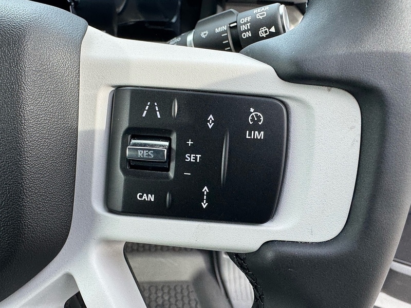 Used Land Rover Defender 90 2026 for sale - 77765952: Photo 24