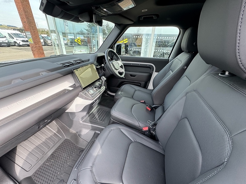Used Land Rover Defender 90 2026 for sale - 77765952: Photo 25
