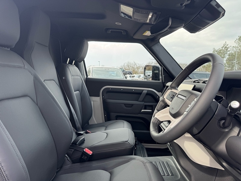 Used Land Rover Defender 90 2026 for sale - 77765952: Photo 6