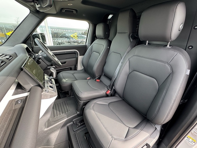 Used Land Rover Defender 90 2026 for sale - 77765952: Photo 8