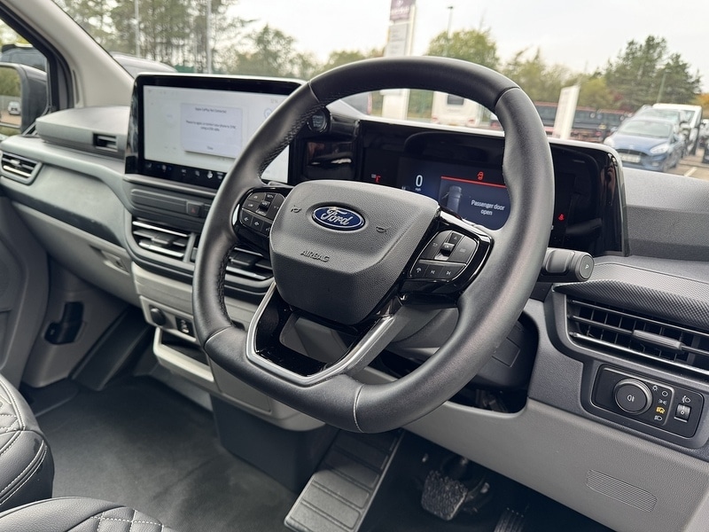 Used Ford Transit Custom 2024 for sale - 76263832: Photo 2