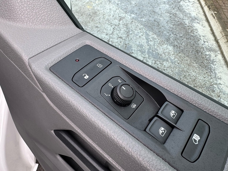 Used Volkswagen Transporter 2023 for sale - 76958523: Photo 31