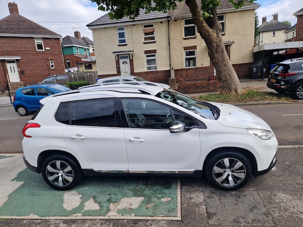 Used Peugeot 2008 2015 for sale - 76097109: Photo 8