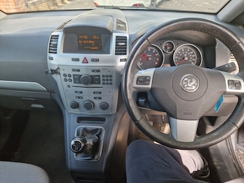 Used Vauxhall Zafira 2010 for sale - 75398072: Photo