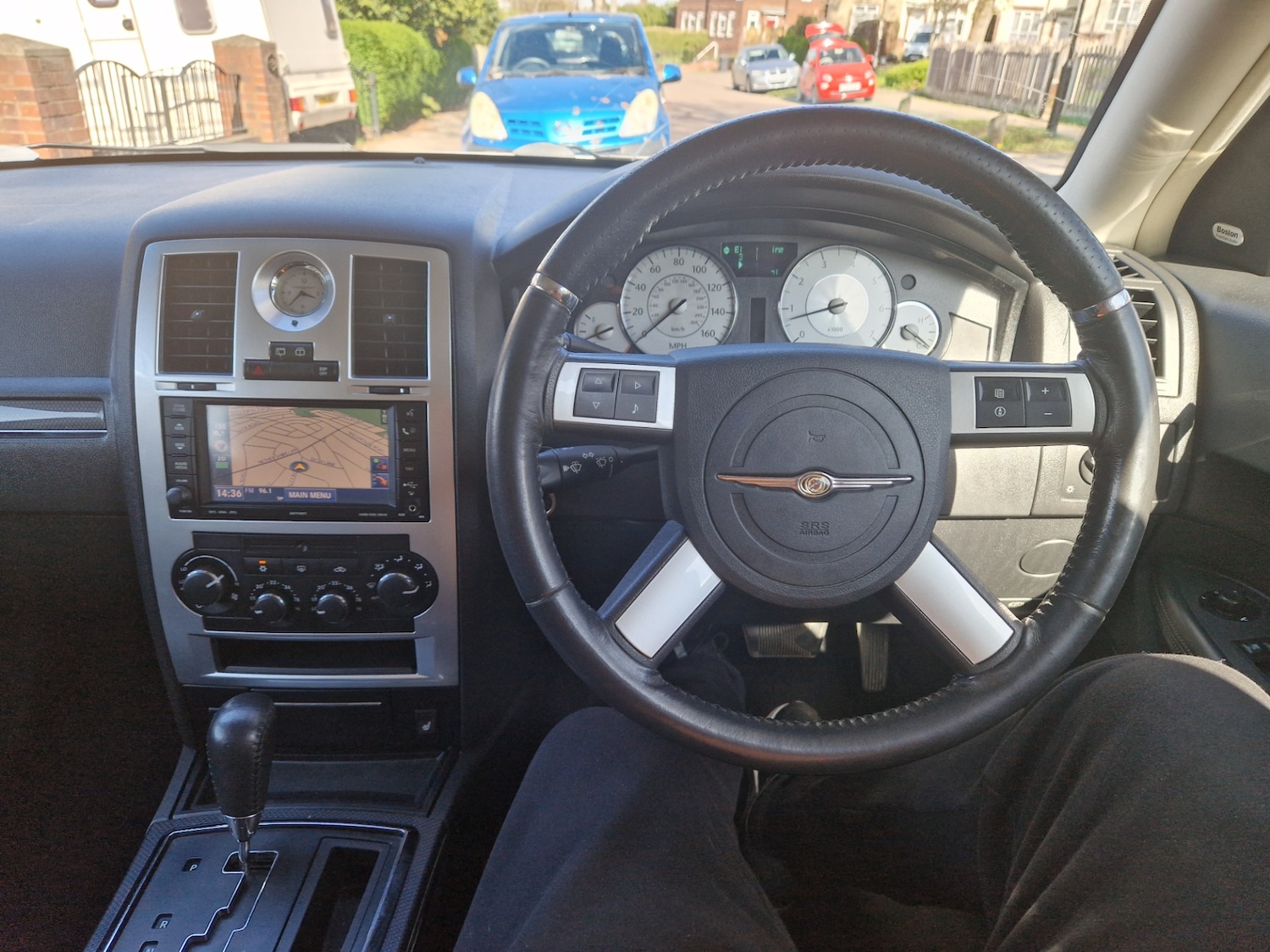 Used Chrysler 300C 2009 for sale - 78199175: Photo 2