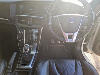 Used Volvo V40 2014 for sale - 79499259: Photo