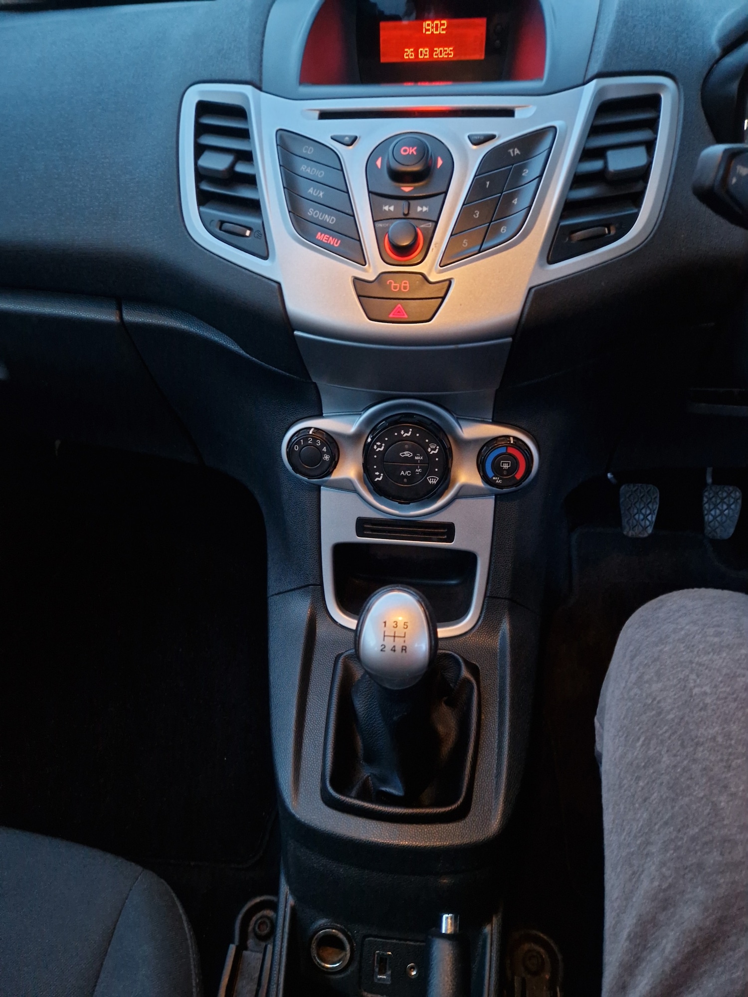 Used Ford Fiesta 2012 for sale - 76518031: Photo 18