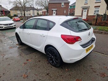Used Vauxhall Astra 2012 for sale - 77047879: Photo